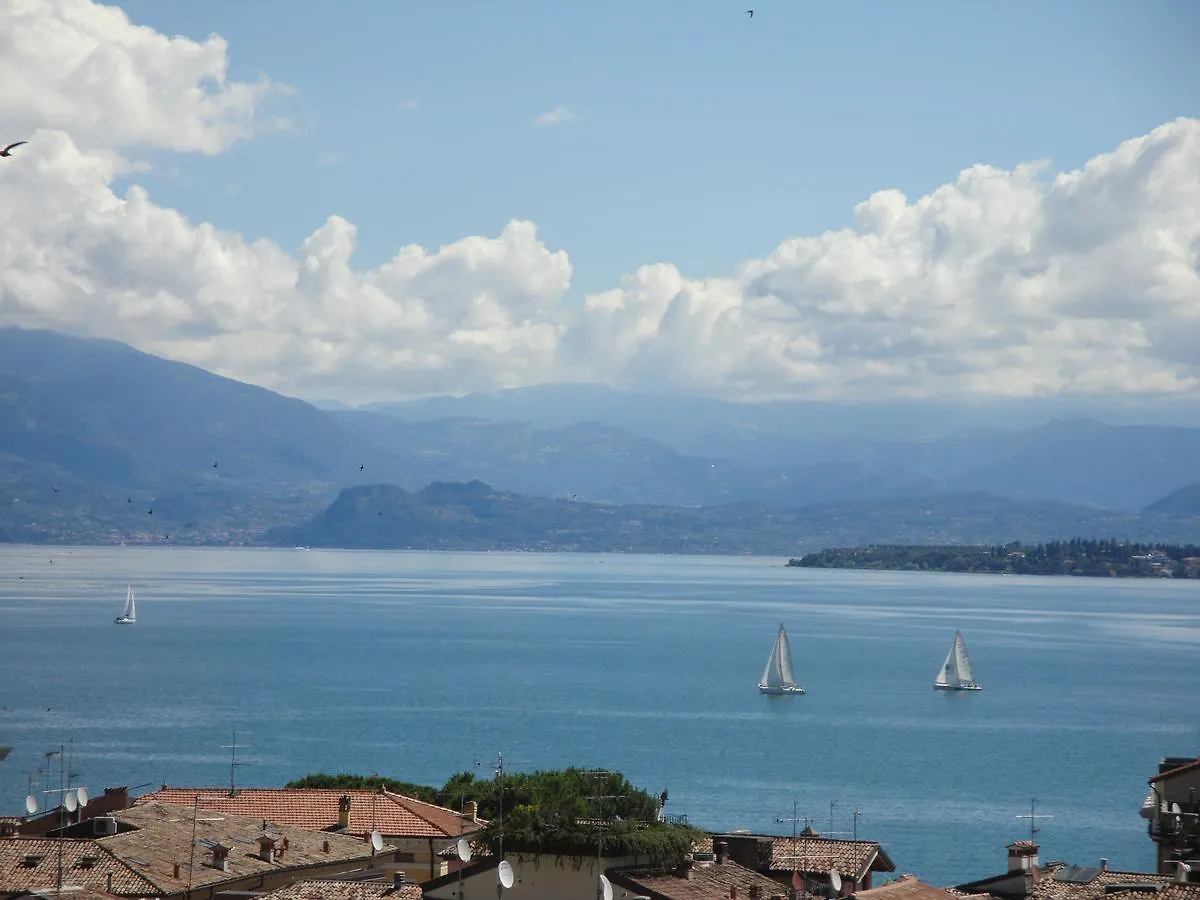 The Tower Of The Old King Bed & Breakfast Desenzano del Garda